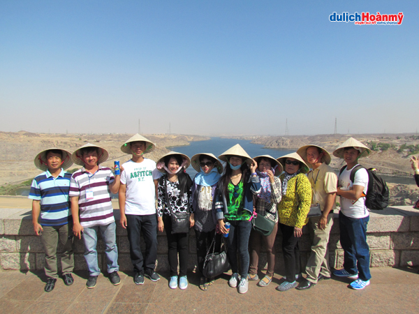 Đoàn khách của DL Hoàn Mỹ tại đập thủy điện High Dam, Aswan, Ai Cập (tháng 9/2015) - khám phá kim tự tháp ai cập
