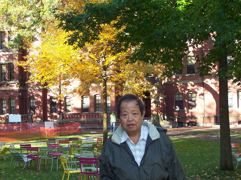 Ảnh chụp trong khuôn viên của một trường đại học ở Boston. - du lịch thành phố boston