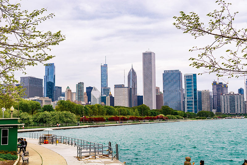 Con đường chạy dọc hồ Michigan và kết nối 4 công viên lớn của Chicago city với nhau. - chicago city - dulichhoanmy.com