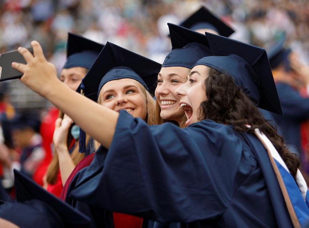 lễ tốt nghiệp ở mỹ - Lễ tốt nghiệp là một trong những buổi lễ quan trọng tại Mỹ.