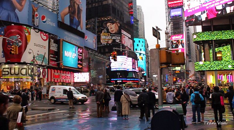 điểm đến new york - Chiều mưa ở Times Square New York.