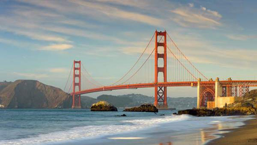 Cầu Cổng Vàng không chỉ là biểu tượng của San Francisco mà còn được xem là một biểu tượng của nước Mỹ. - điểm đến san francisco - du lịch hoàn mỹ