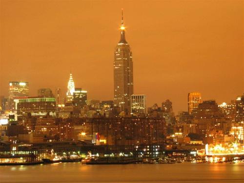 địa điểm nổi tiếng ở new york - dulichhoanmy.com - Empire State Building về đêm - Ảnh: wikipedia