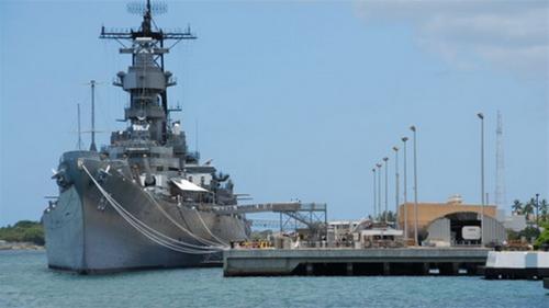Tàu chiến USS Missouri neo đậu ở Trân Châu Cảng